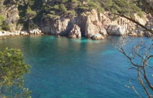 cala senia zona donde poder amarrarse a juna boya